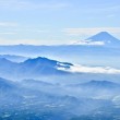 夏の八ヶ岳から見える富士山